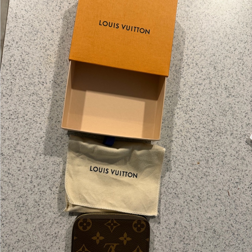 Louis Vuitton Brown Monogram Zip Card & Key Pouch - Picture 6 of 11